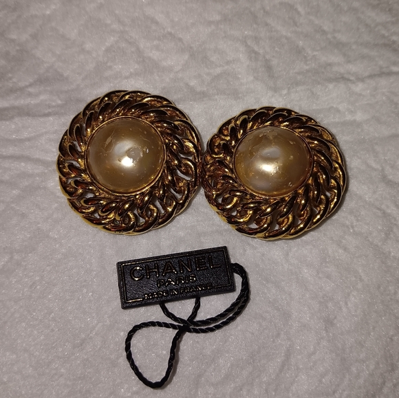 Chanel CC Vintage Gold Tone Pearl Clip Earrings